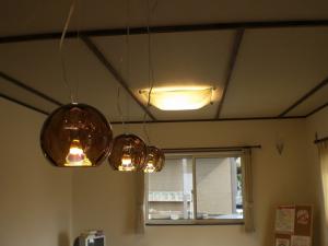 ダイニングの照明とリビングの照明もバッチリです、空間のトータルコーディネートを考えての提案をしてますよぉ〜＾＾