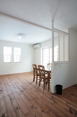 窓を大きくとらなくても
真っ白なので明るいです♪