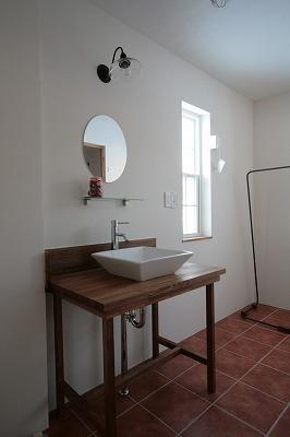 手作り洗面です＊
皆様のこだわりをお聞かせください♪