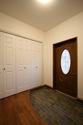 ◆玄関ホール
おしゃれな玄関ドアです♪