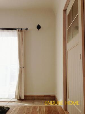 リビングの天井は丸くなってます!!
柔らかい優しい雰囲気になりますよ♪