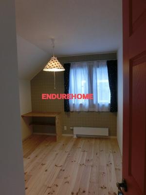 子供部屋には勉強机を造りつけ♪