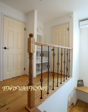 2Ｆにも洗面台をつくりドアは全て
ライトイエローで揃えています