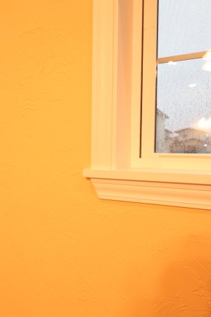 窓枠モールディング